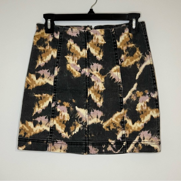 Free People Dresses & Skirts - Free People tie dyed mini skirt. Size 4.